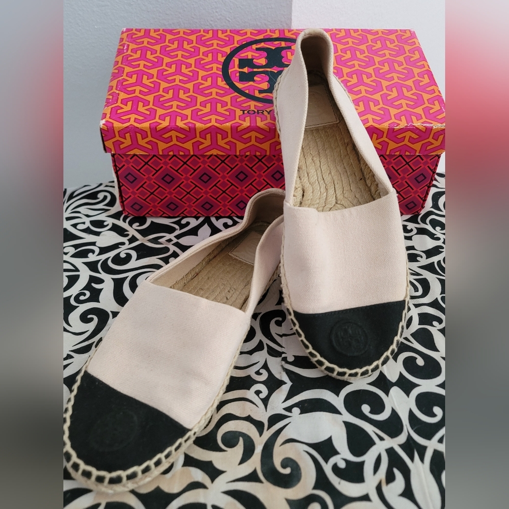 Tory burch espadrilles canvas cream and black with tory logo in front